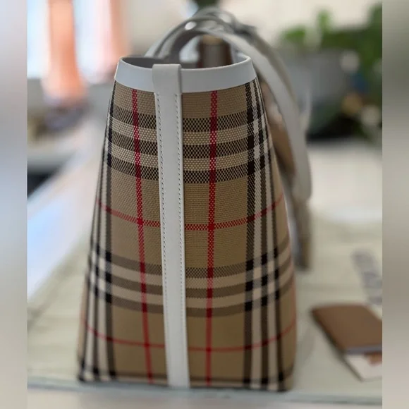 NEW AUTHENTIC BURBERRY SMALL LONDON TOTE - Picture 5 of 16
